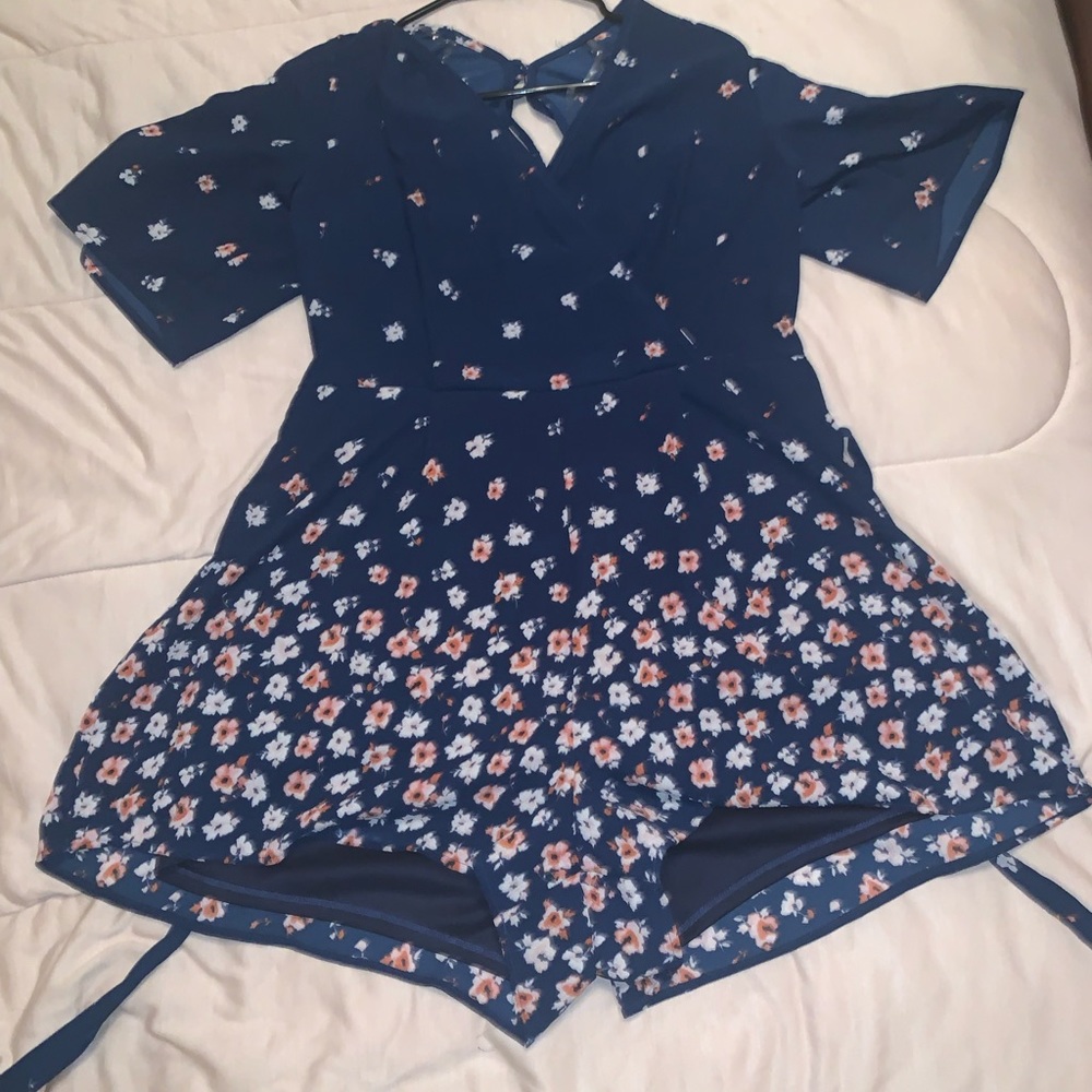XL Blue floral romper